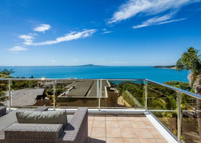  at 2/25 Churchill Road, Murrays Bay, North Shore City, Auckland