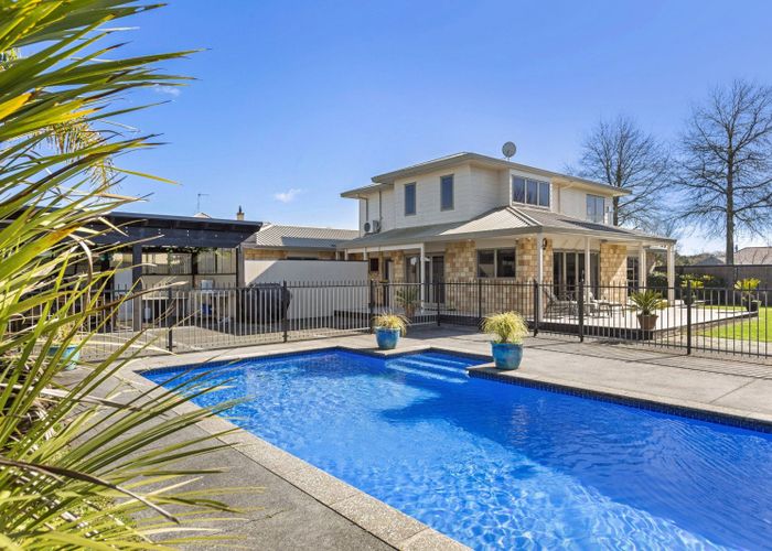  at 165 The Oaks Drive, Leamington, Cambridge