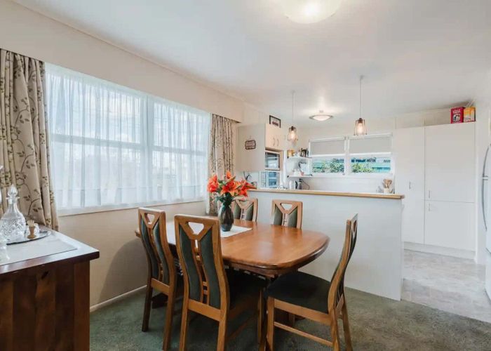  at 49 Garden Heights Avenue, Glenview, Hamilton