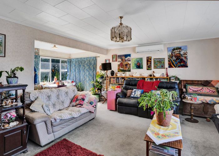  at 2 Handley Place, Glen Avon, New Plymouth, Taranaki
