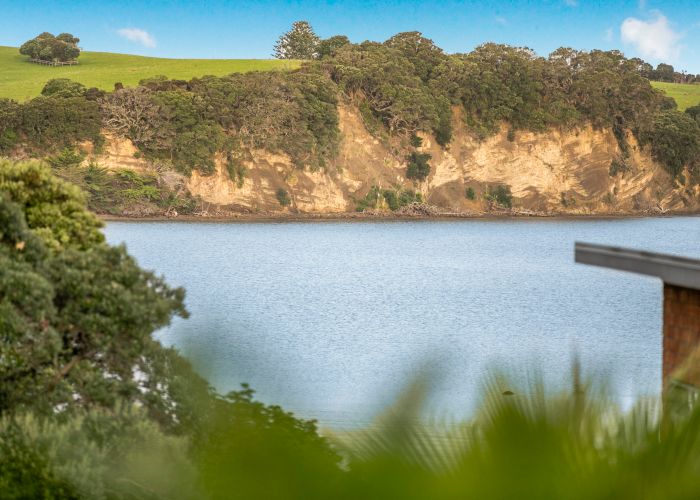  at 10 Double Bay Place, Army Bay, Whangaparaoa