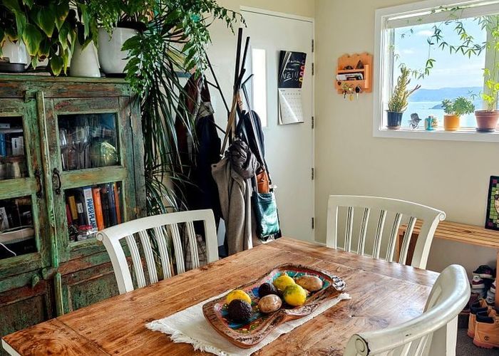  at 8D Nikau Road, Point Howard, Lower Hutt, Wellington