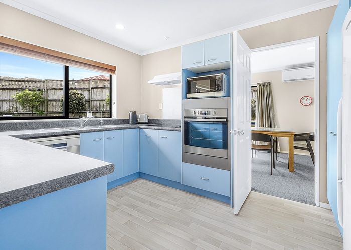  at 232 Grandview Road, Western Heights, Hamilton
