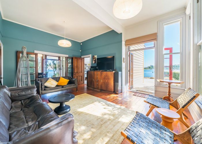  at 55 Paremata Road, Paremata, Porirua, Wellington