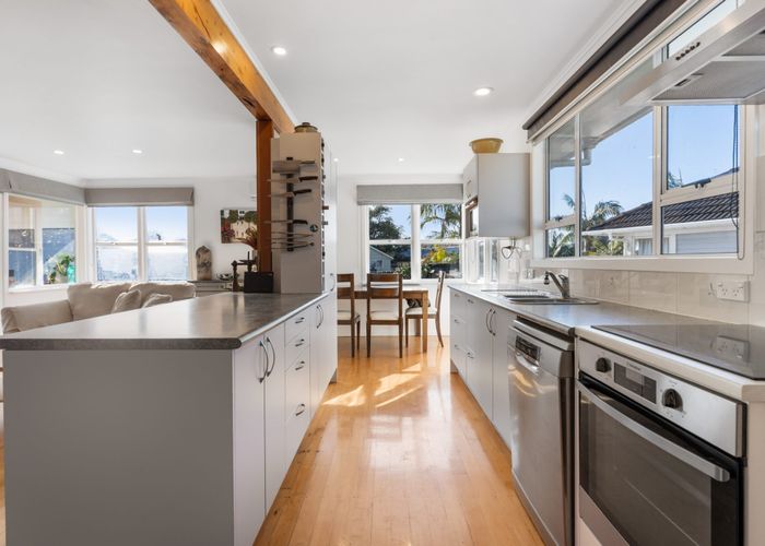  at 8 Montmere Avenue, Te Atatu Peninsula, Waitakere City, Auckland