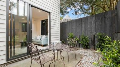  at 9/52 Rua Road, Glen Eden, Auckland