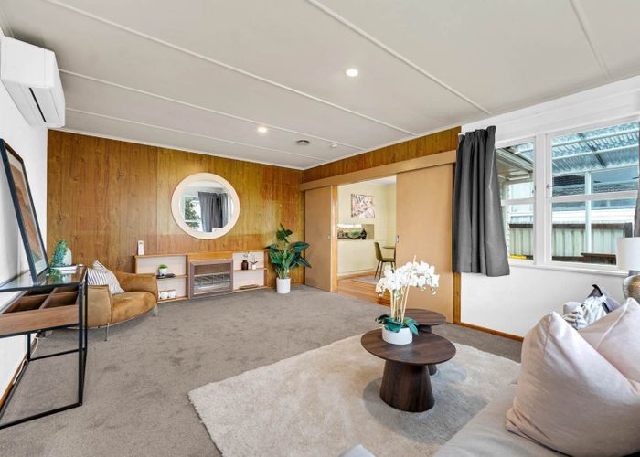  at 11 Robert Burke Place, Henderson, Waitakere City, Auckland