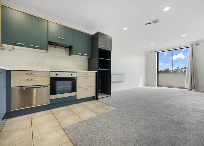  at 61/51 Ireland Road, Mount Wellington, Auckland City, Auckland