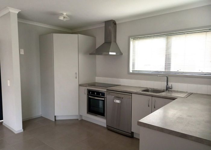  at 6 Whau Crescent, Avondale, Auckland