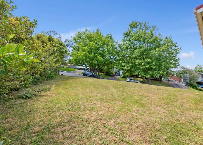  at 17 Valley View Road, Glenfield, Auckland