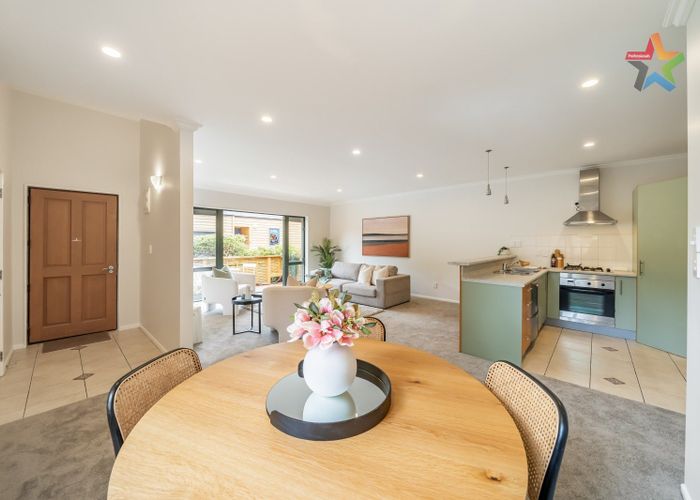  at 8 Futuna Close, Karori, Wellington