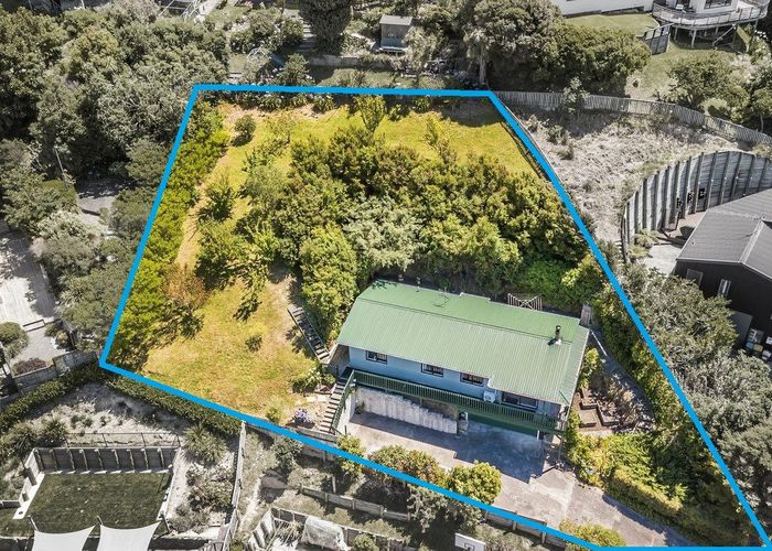  at 22 Shackle lane, Whitby, Porirua, Wellington