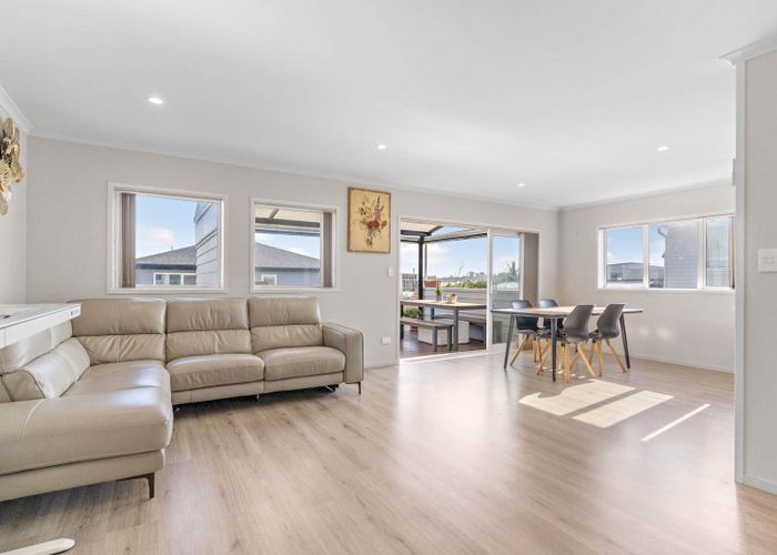  at 780 East Coast Road, Pinehill, North Shore City, Auckland