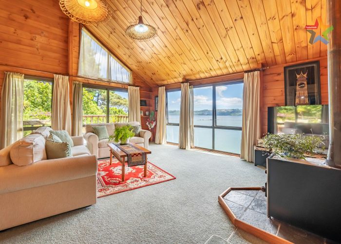  at 321 Marine Drive, Eastbourne, Lower Hutt, Wellington