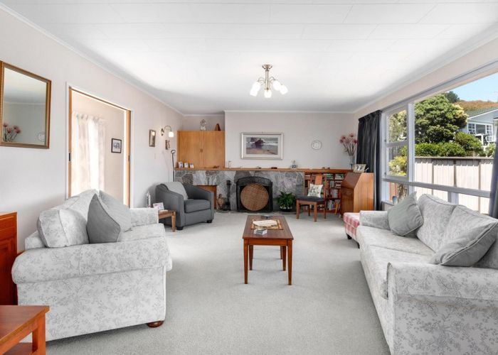  at 20 Spinnaker Drive, Whitby, Porirua