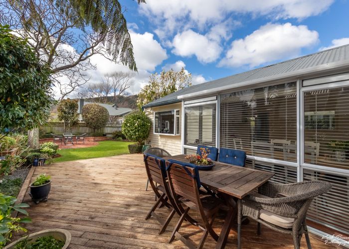  at 27 Wainui Road, Waiwhetu, Lower Hutt
