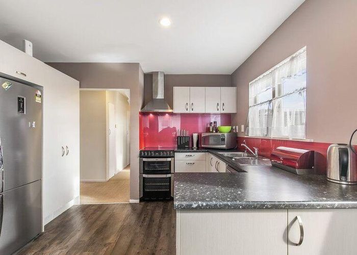  at 6 Fleming Street, Mangere East, Auckland