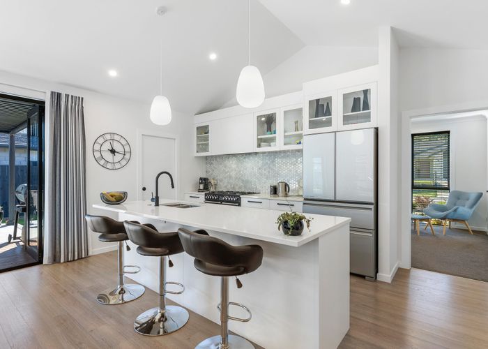  at 61 Queen Charlotte Drive, Aotea, Porirua, Wellington