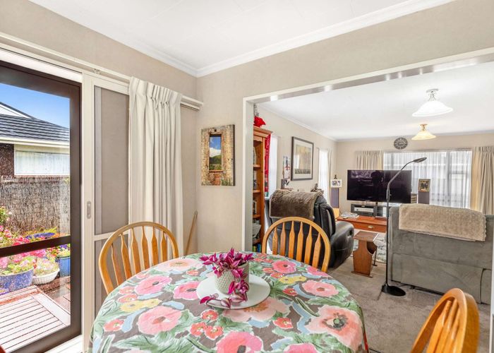  at 5 Chertsey Court, Roslyn, Palmerston North