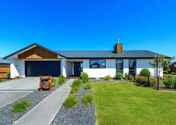  at 60 Oaks Drive, Lincoln, Lincoln