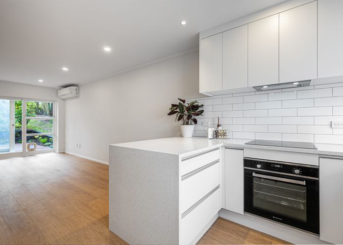  at 2/6 Griffen Park Road, Mount Roskill, Auckland City, Auckland