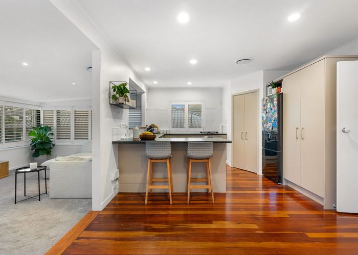  at 206 Beach Road, Campbells Bay, North Shore City, Auckland