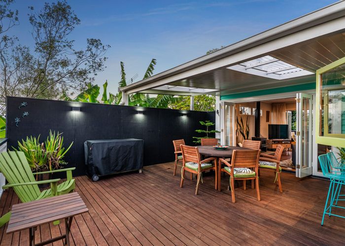  at 124 Island Bay Road, Beach Haven, North Shore City, Auckland