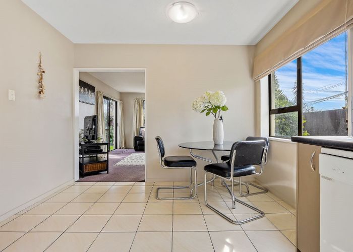  at 2/64 Neill Street, Hornby, Christchurch