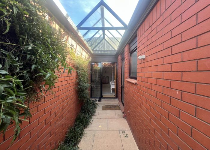  at 93 Apsley Drive, Avonhead, Christchurch City, Canterbury