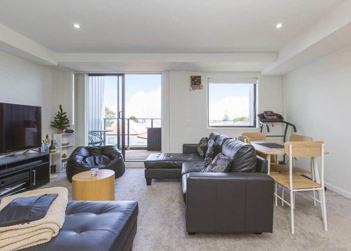  at 211/8 Gray Avenue, Mangere East, Manukau City, Auckland