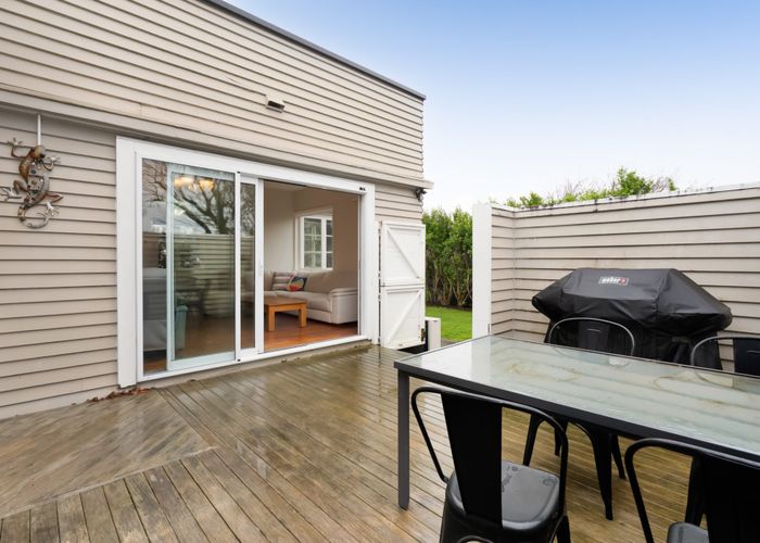  at 1/6 Cornwall Street, Brooklands, New Plymouth, Taranaki
