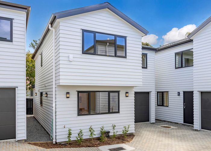 at 1/37 Allington Road, Massey, Waitakere City, Auckland