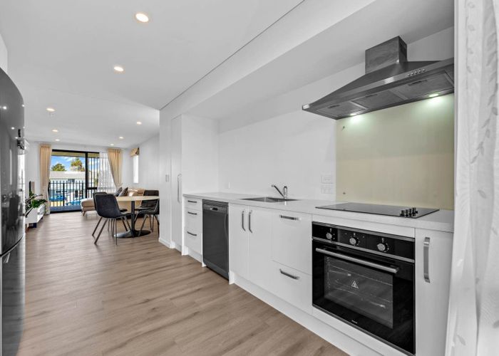 at 8/45 Cessna Crescent, Mangere, Manukau City, Auckland