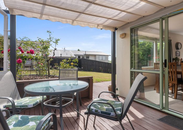  at 2/883 East Coast Road, Northcross, North Shore City, Auckland