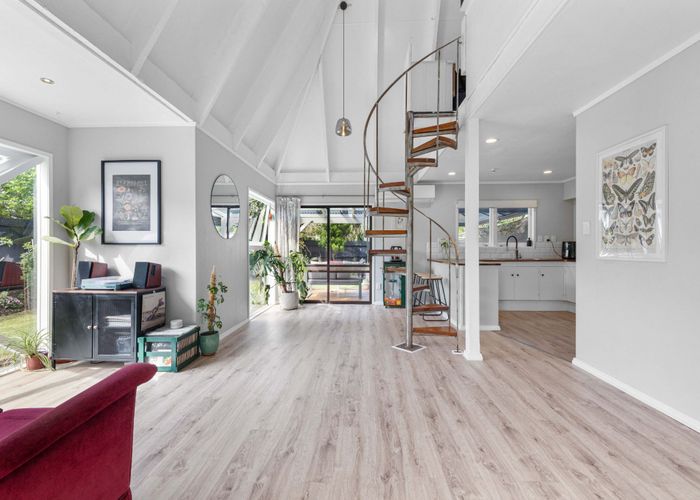  at 2/6 Balgowan Terrace, Conifer Grove, Takanini