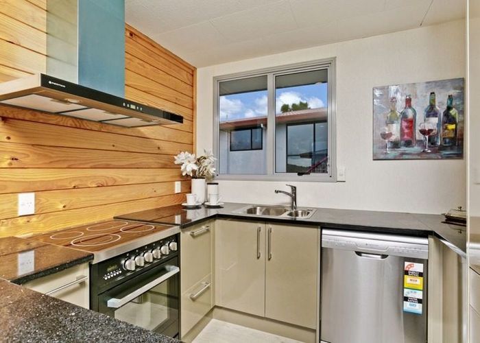  at 9 Jumento Place, Unsworth Heights, North Shore City, Auckland