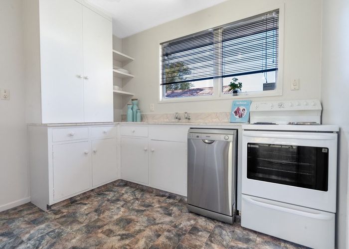  at 2/55 Oakhampton Street, Hornby, Christchurch