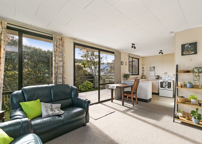  at 6A Raine Street, Karori, Wellington