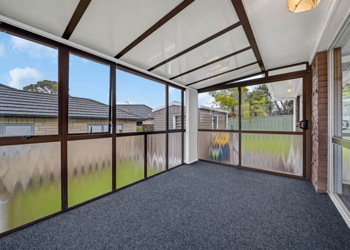  at 17 Faith Bullock Place, New Lynn, Waitakere City, Auckland