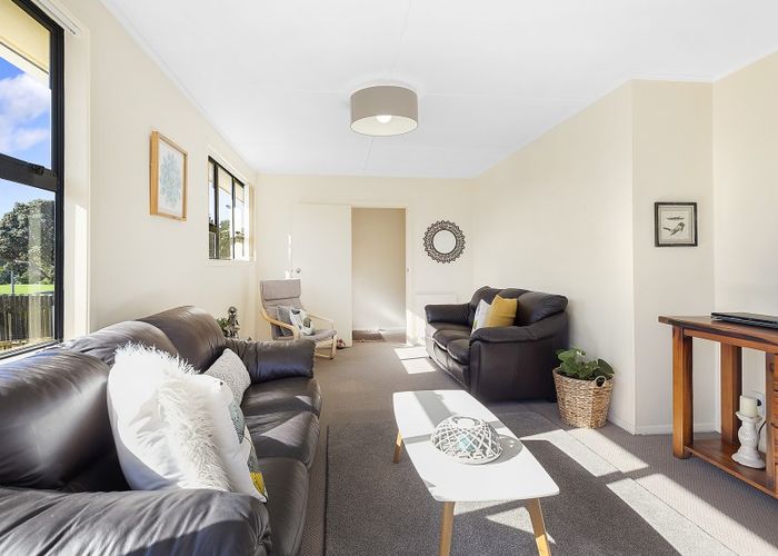  at 110 Main Road, Titahi Bay, Porirua