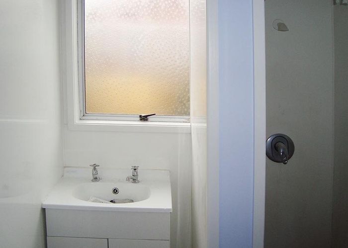  at 2/32 Boundary Road, Clover Park, Auckland