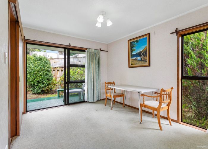  at 12 Augusta Place, Forrest Hill, Auckland