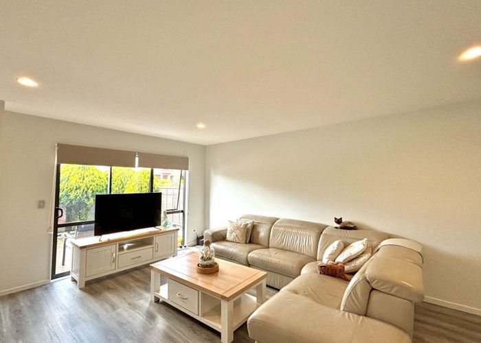  at 12 Els Close, Golflands, Manukau City, Auckland