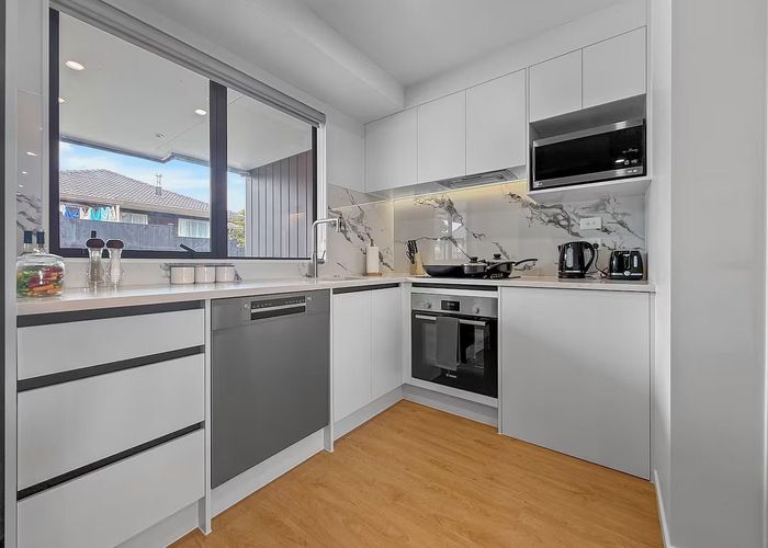  at 8A Nedlands Place, Burswood, Auckland
