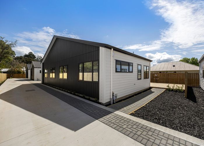  at 1-5/62 Woodside Road, Massey, Waitakere City, Auckland