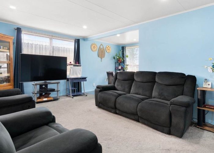  at 2 McNaughton  Avenue, Mangere, Manukau City, Auckland