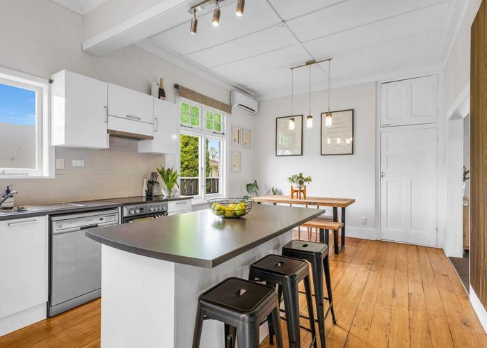  at 800 Victoria Street, Parkvale, Hastings, Hawke's Bay