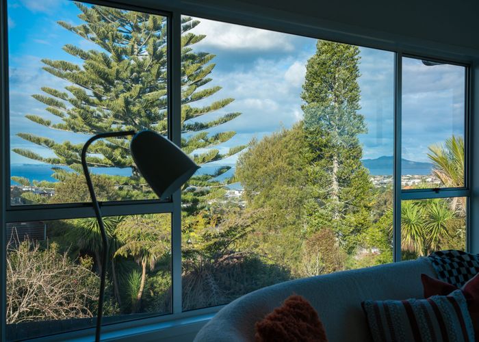  at 2/100 Sunrise Avenue, Mairangi Bay, North Shore City, Auckland