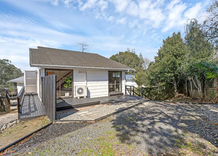  at 1/10 Heather Place, Sunnynook, North Shore City, Auckland