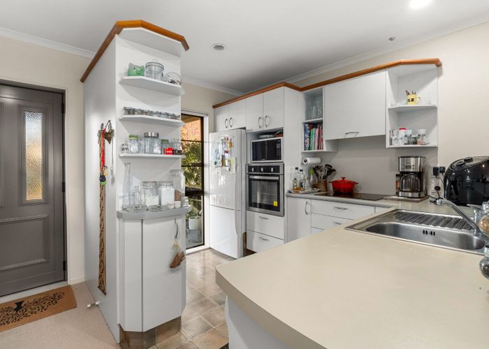  at 2/41 Manchester Way, Judea, Tauranga